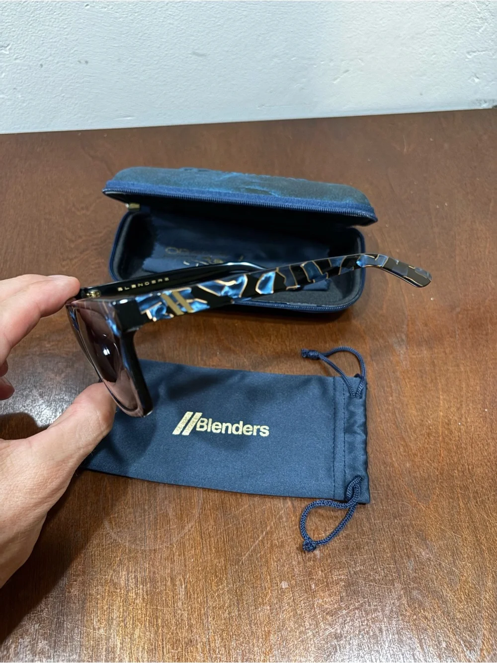 Oracle Red Bull Racing Men’s Blue Tortoise Sunglasses by Blenders